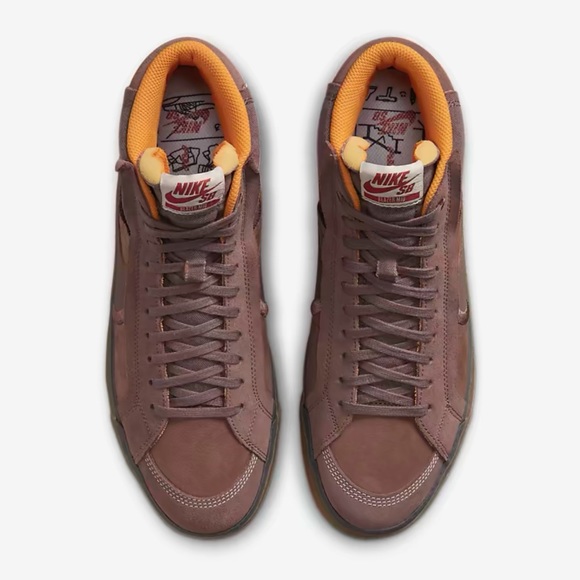 Skate Shoes
Nike SB Zoom Blazer Mid
Premium Plus Plum Eclipse/Kumquat/Gum Yellow - Picture 9 of 16
